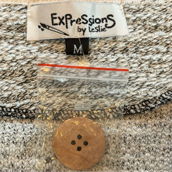 NWOT Expressions By Leslie Womens M Black Gray Hand Painted Sweater Vest - Picture 5 of 6